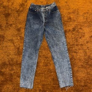 high vintage acid wash levi’s sz 24 xs raw hem